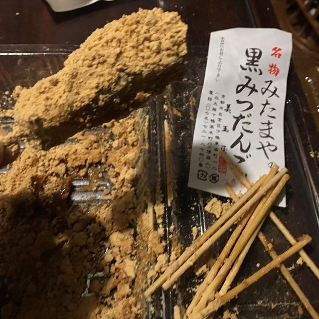 ん今日の夕食は黒蜜団子、最中、千鳥饅頭… (from Instagram)