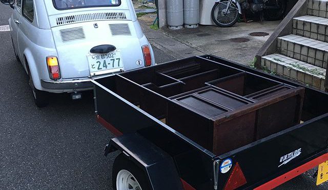 修理した棚の納品。輸送に耐えられるか？ (from Instagram)