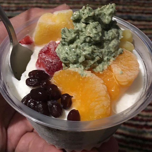 昨日食べ残したKiriミントディップをシロクマアイスに乗っける。これも良い！^_^ (from Instagram)