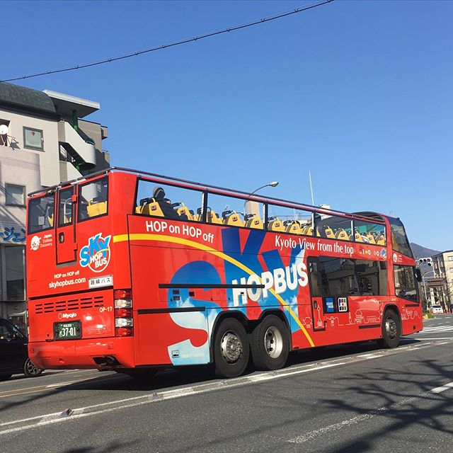 観光客バスも空気運んでる。 (from Instagram)